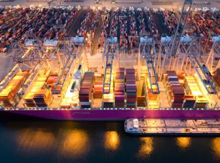 Darveen: Optimize Rotterdam Port Operations with Darveen’s Rugged Vehicle Mount Computers